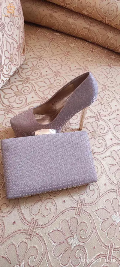 Talon pointure 36 + 2 sac