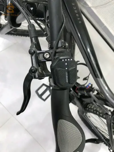 vélo professionnel électrique Giant STANCE E+ 1 PRO