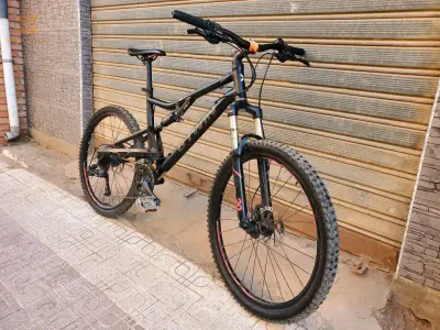B'twin Rockrider 520s