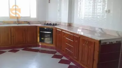 تركيب. السيراميك