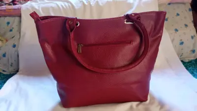 sac grent vrais  cuir🇪🇦 neuf ( la boucle ta3 la poche intérieure mksra )