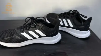 Basket Adidas taille 41  , 1/3  Caba France