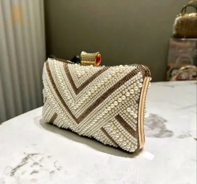 pochette en perle de cultures