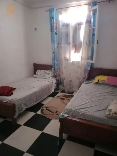 Appartement  F4 .4 etage  très propre a vendre avec  acte Lsp