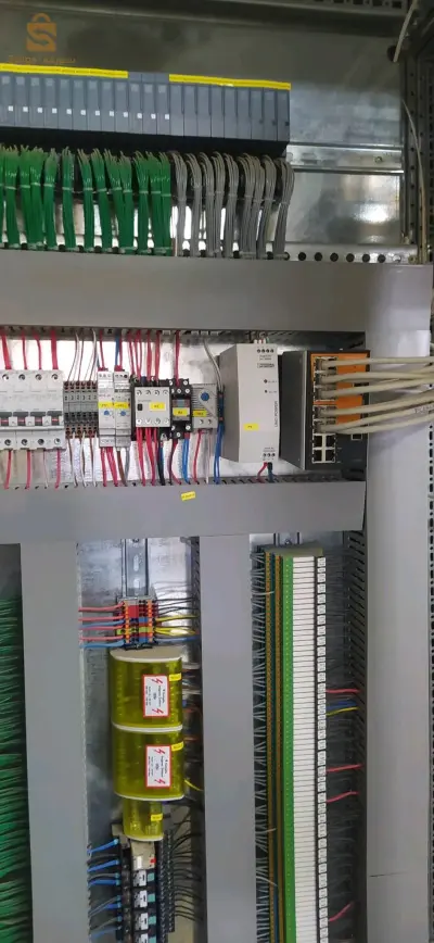 مهندس في الكهرباء والصيانة الصناعية