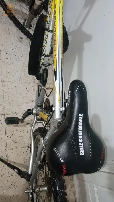 VÉLO:  DECATHKON