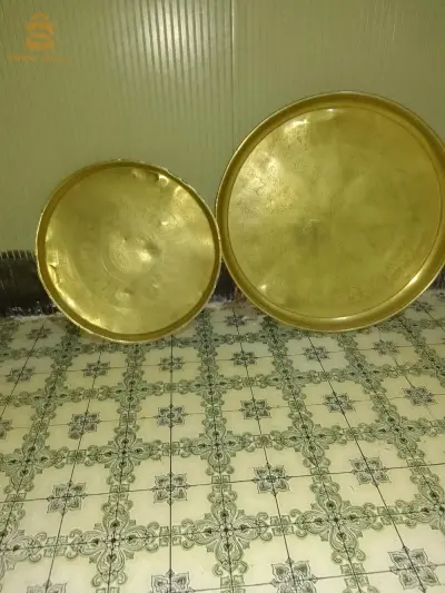 صينيات نحاسية عمرها يتجاوز 60 سنة