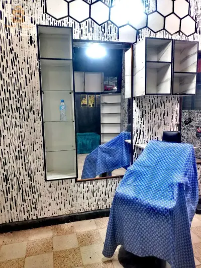 ⚠️🔴متريال مجمول للبيع جديد جامي خدم🔴⚠️
👈3. مرايات (175*75)
👈 3. ارموارات (150*30*30) ايطاجير زجاج
👈3 3ارموارات صغار (  60*30*30)
👈 1 فوتاي حجم كبير (افورير) مقاس (70*70*130)
👈2 فوتاي حجم كبير(افورير)  مقاس ( 70*70*150)
👈1  ايليمو حجم كبير (180*30*60) ايطاجير زجاج
👈2 ايطاجار 7 رفوف المقاس (180*30*6)
👈1 كرسي حلاق حالة جيدة 10/10
📞 رقم الهاتف 
0696152378
0794674478
توفير خدمة التوصيل 58 ولاية