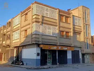 سلام عليكم خاوتي كاين بيبان حديد خدمة نضيفة وصليد وسعر مناسب جدا جدا للجميع مرحبا بيكم خاوتي