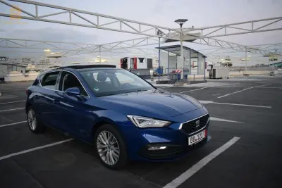 vends SEAT Leon hybride rechargeable importée d'Allemagne