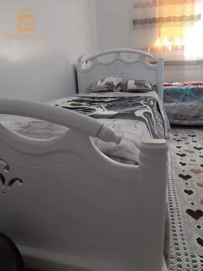 les lit 🛏 bois hetre  très  solide
سرير خشب اتر  نوعية جد جيدة