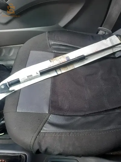 amortisseur atos gls .pour coffre arrière.