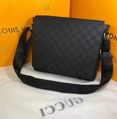 Sacoche LOUIS VUITTON
