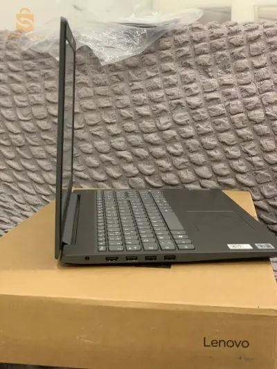 Lenovo V15 G1 i5 10em generation 8g/256 ssd écran 15,6´´ ips fhd jamais utilisé