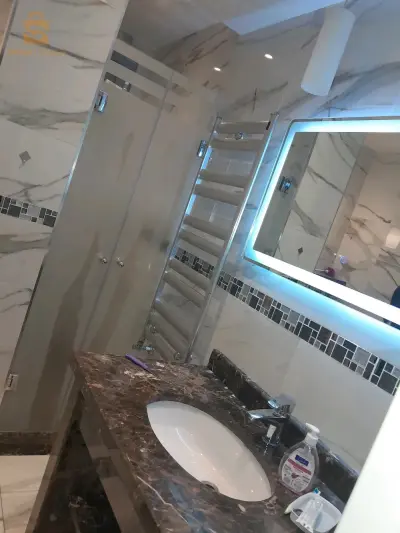 زجاج وانوكس