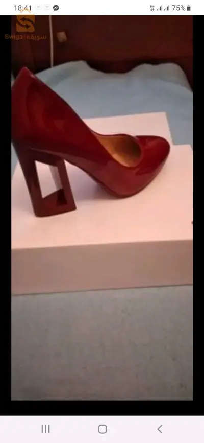 chaussures neufs pointures 39 40