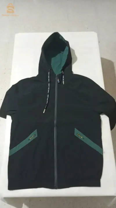 VESTE MYCAMELLIFE NEUF
TRÈS BONNE QUALITÉ 
TAILLES : M-L-XL