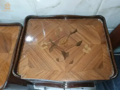 deux tables de nuit en bois de rose