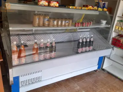 بيع تجهيزات لمحل مواد غذائية