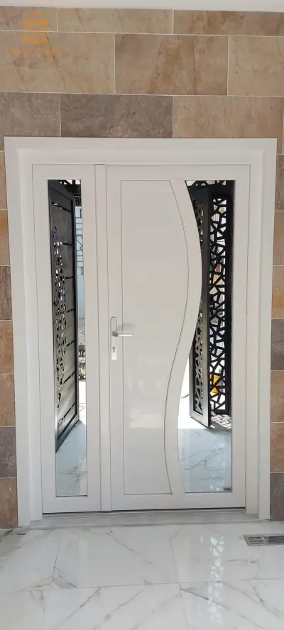 ورشة نجارة الالمنيوم و المواد البلاستيكية وكل أنواع الأبواب