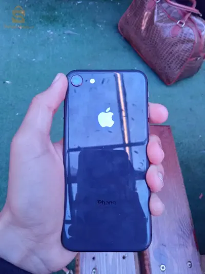 iphone 8 n9i jamais tft7