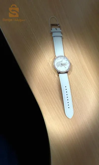 très belles montres lacoste originale