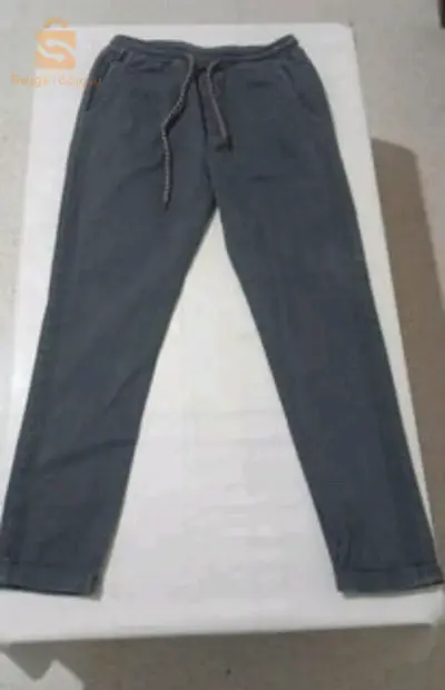 Pantalon republica original  made in Italy 
taille M 
98%cotton 2%polyester