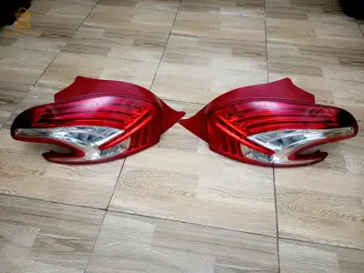 deux feux peugeot 208 originale