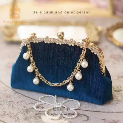 sac en velours très classe