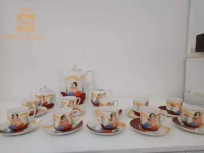 service ancien en porcelaine coque d'oeuf fait a la main