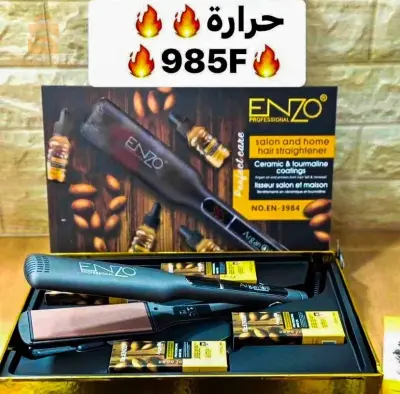 Nom : 🇮🇹 LISSEUR ENZO ARGAN 🇮🇹🍯Prix : 6000 DAMarge : 400 DA Description : مكسِّر الشعر ENZO مع 4 زجاجات صغيرة من زيت الأرغان - سرك للحصول على شعر لامع! 💁‍♀️✨ احصلي على تصفيف مثالي مع تغذية فائقة لشعرك باستخدام الذهب السائل المغربي. 🌿🔥