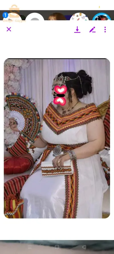 robe kabyle moderne col bateau avec barnous sabo pochette et ventail
