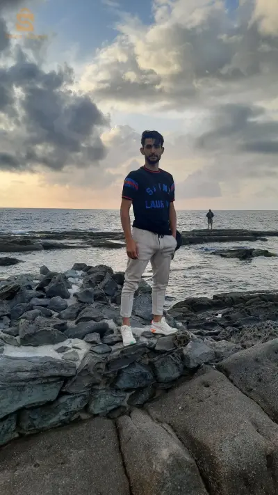 ابعث عن عمل رجل امن
