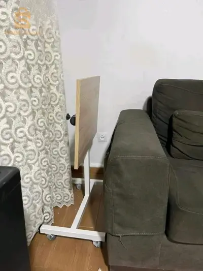 طاولة صغيرة