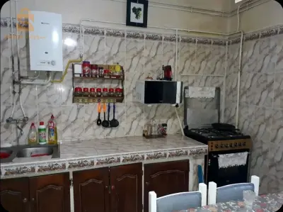 Maisan avendr à tlemcen / nedroma /  quartier ben badis / béni jdid acotè la poste 
Nombre des pièce  : 10 
Nombre d'étages : 2
Superficie : 200 m
Spècifications : élèctricité . Gaz . Eau . Garage . Acte notariè . Livre fonciè
1 ére étage : 4 pies +  garage + cuisine 
2 ème étage : 4 piéce + cuisine 
Num : 0663531704 /
  0773208948