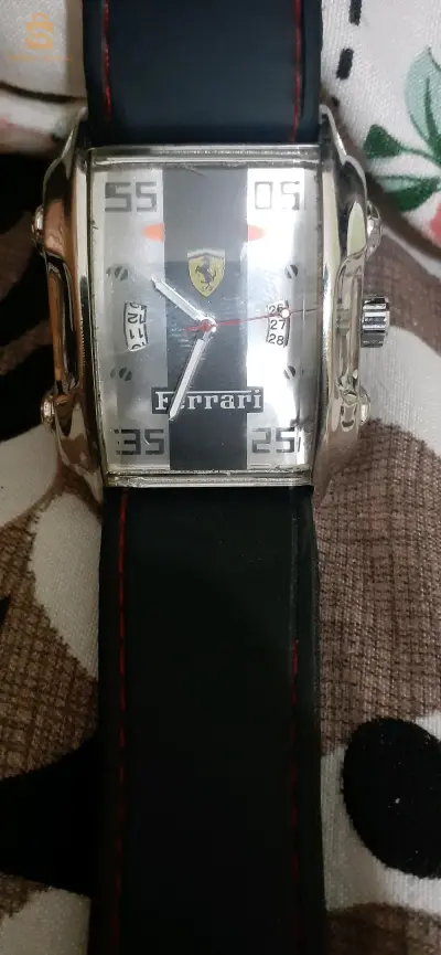 ساعة ferrari