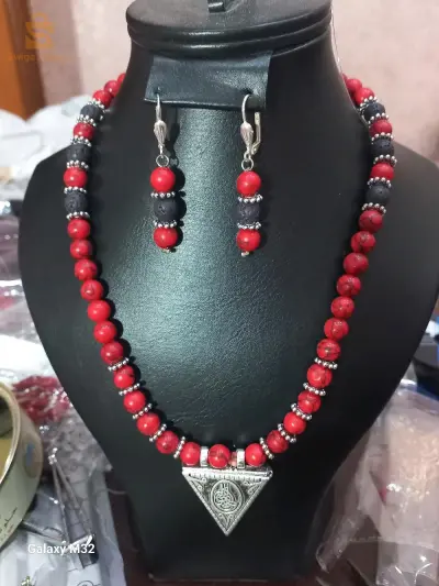 collier en pierre  bambou