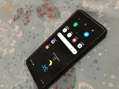 Samsung A8
