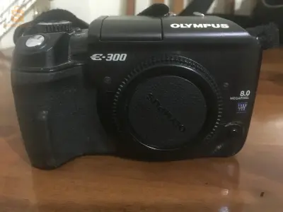 appareil photo numérique (OLYMPUS E 300)
