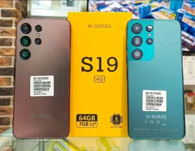 M-horse s19
✅RAM 7GB
✅Rom 64GB
✅Batterie 5500mah
✅Empreinte
✅Faciale
✅2sim
✅Camera  8mp +16mp 
✅Chargeur type-c
✅Antichoc + incassable