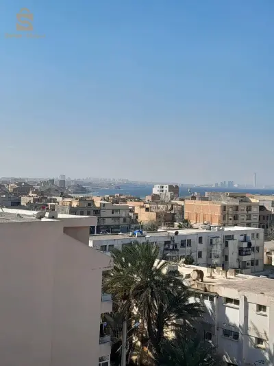 شقة اف4 + موقف السيارات