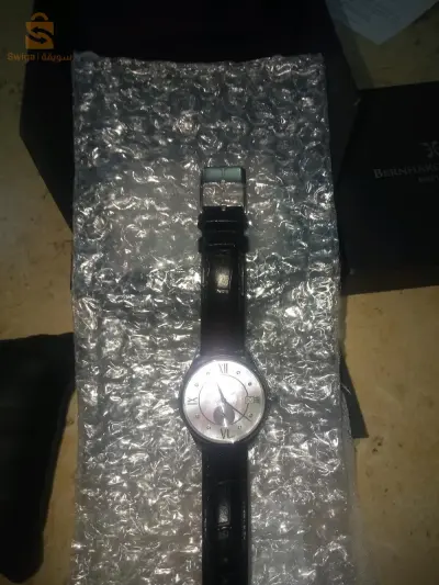 montre suisse en 8 pierres diamant