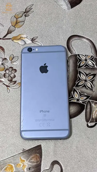 iphone 6s 32g avec chargeur d'origine et antichoc verte militaire