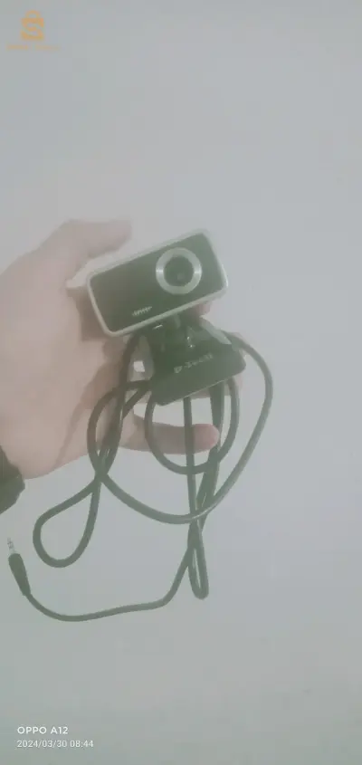 كاميرا الكمبيوتر العادي والڨيمينڨ