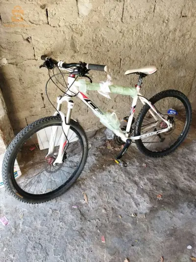 2 vélo neuf  Nakamura et triban rc 500