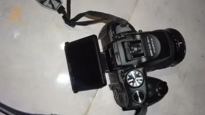 Fujifilm FINEPIX HS35 exr 
معاها شارجور وباتري وساكوشة تاع كميرة 
اوبجيكتيف راكب 30x