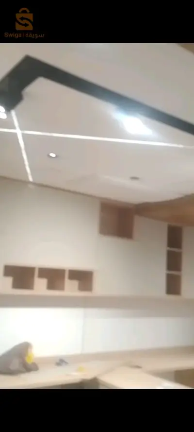 عامل كهرباء منزلي مع تزيين و أنواع جديدا في الكهرباء حسب الوقت