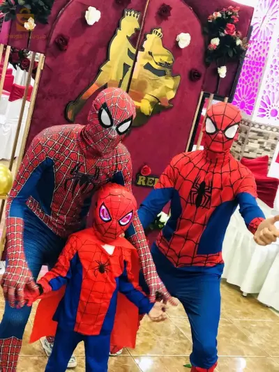 "Soirées enchantées avec des clowns et des princesses!"