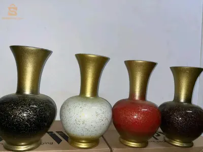 مزهريات مصنوعة من الزجاج