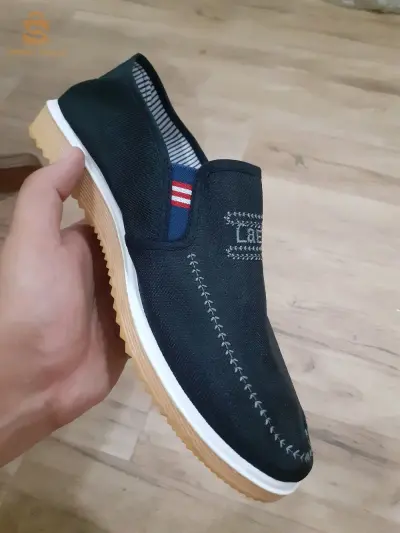 mocassin